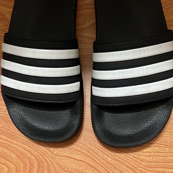 adidas kids slide slipper - Picture 3 of 5